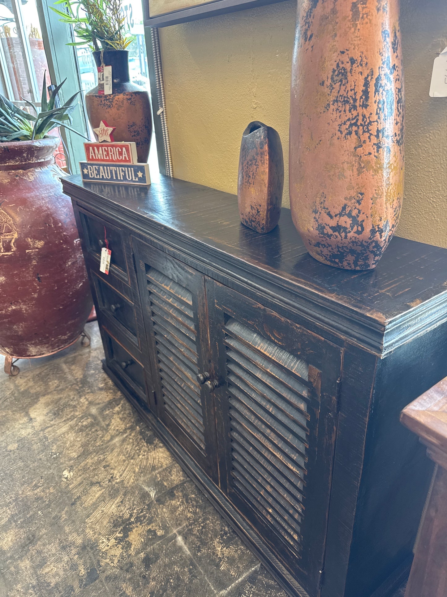 F5 Sm Cabinet with Shade