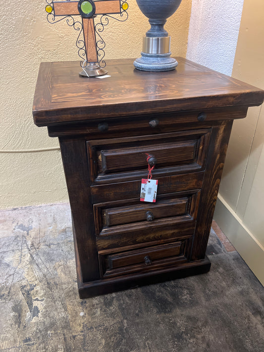 F4 SM ARIES NIGHTSTAND 24*24