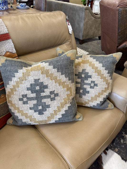 Kilim Pillow 20”*20”