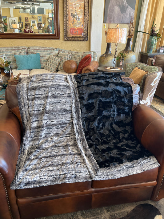 KC Large Speckled Gray & Black Throw Blanket