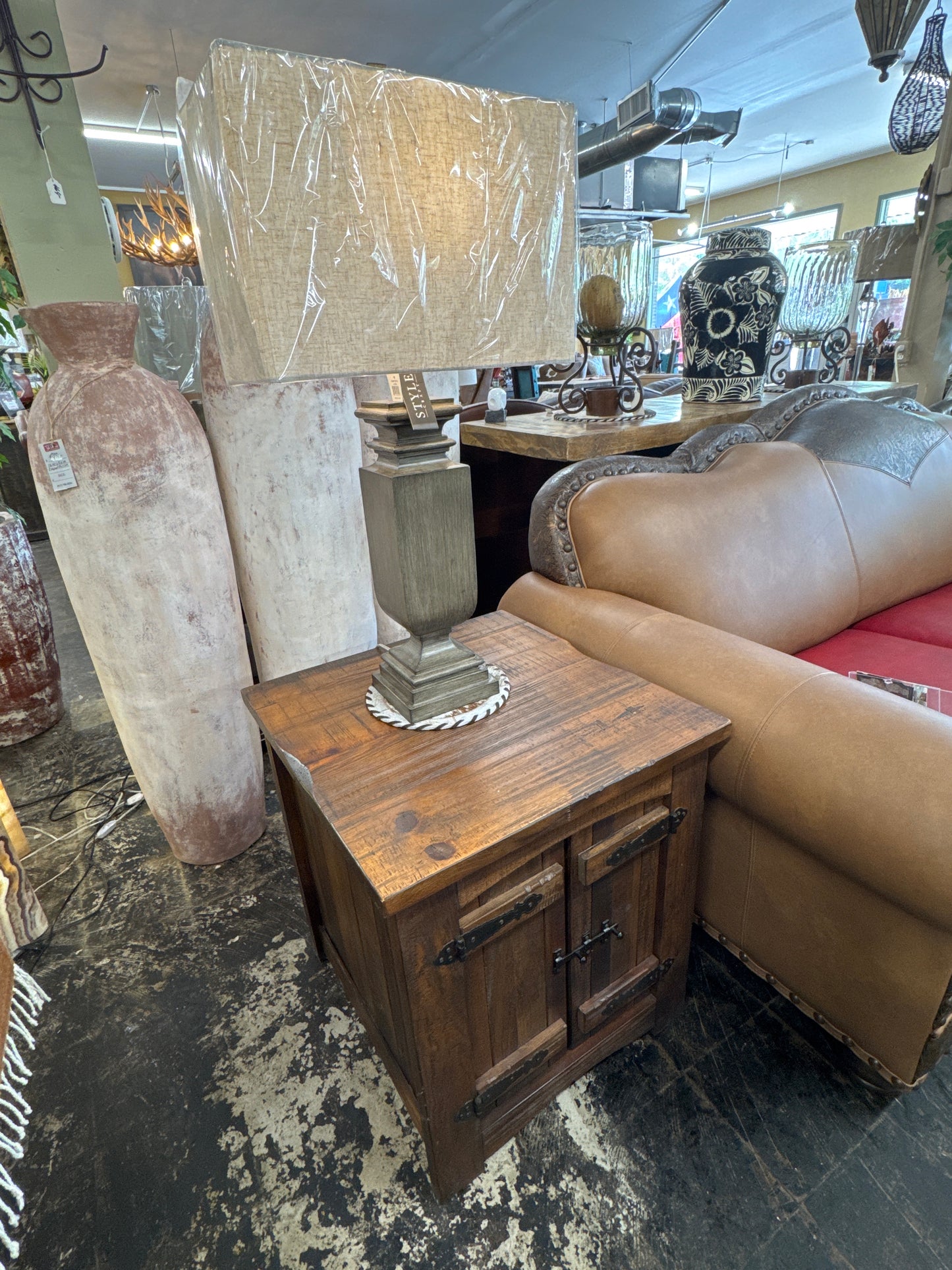 IFD 567 End Table 23.5”*23.5”*24.5”