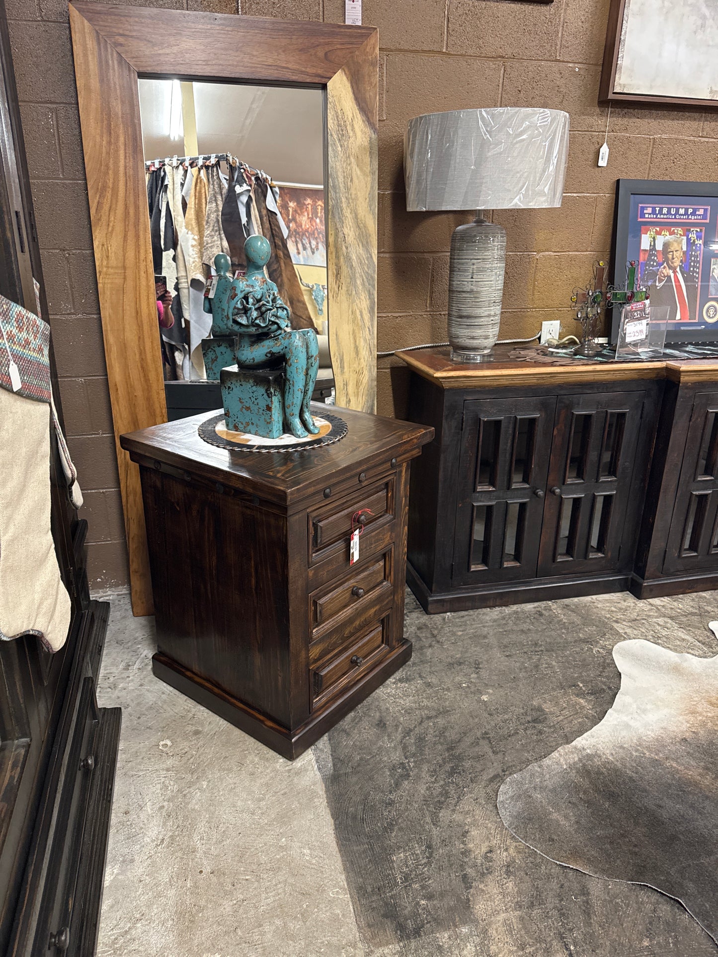 F4 SM Nightstand Aries 24.24 Old wood