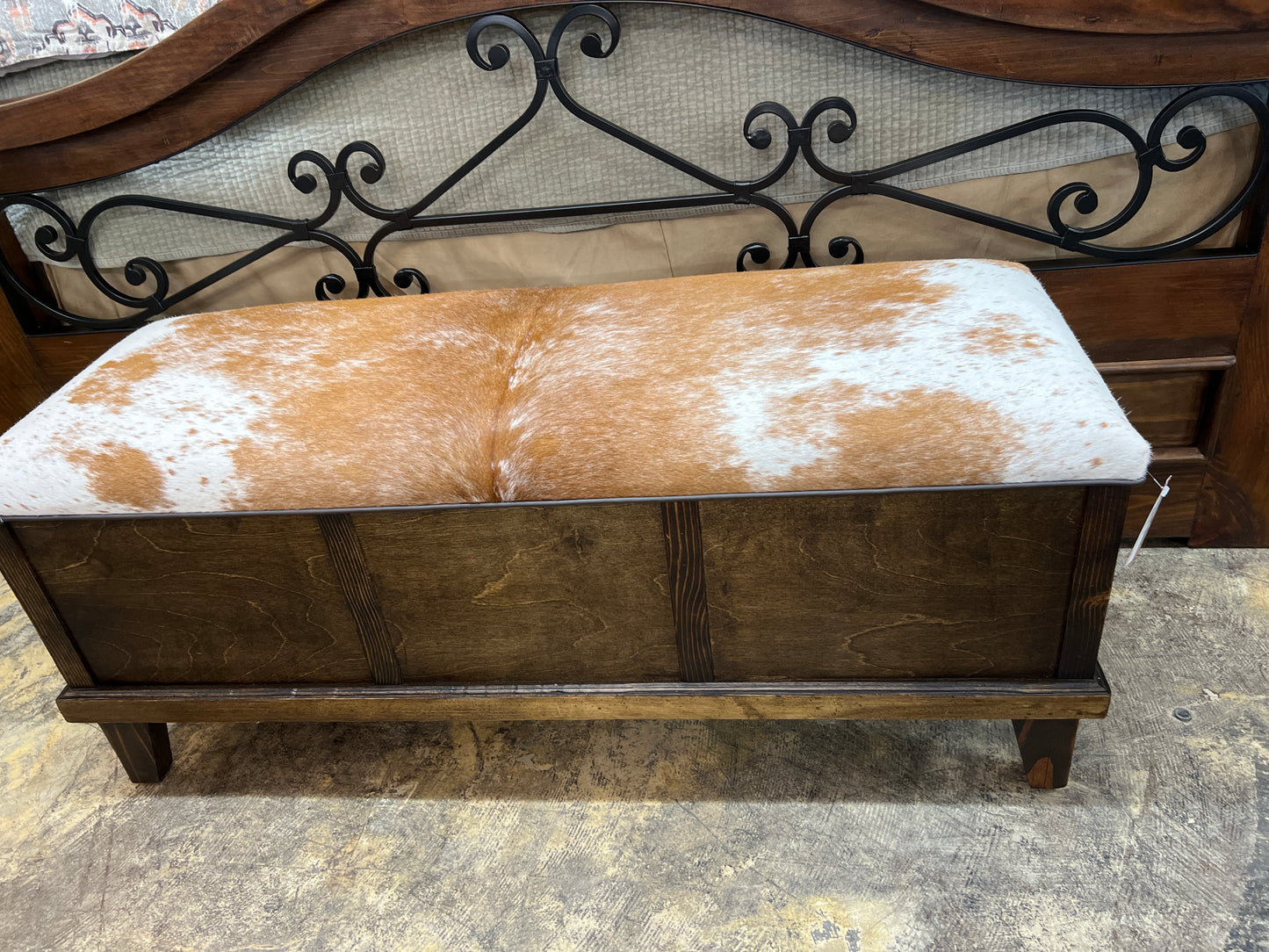 SC 4ft Cowhide Trunk