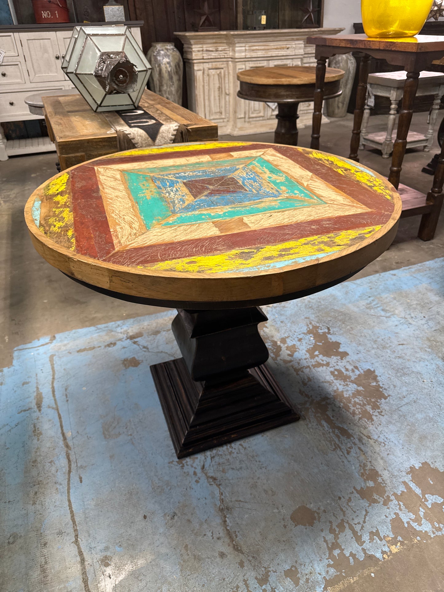 F4 SM 36” Multicolor Table