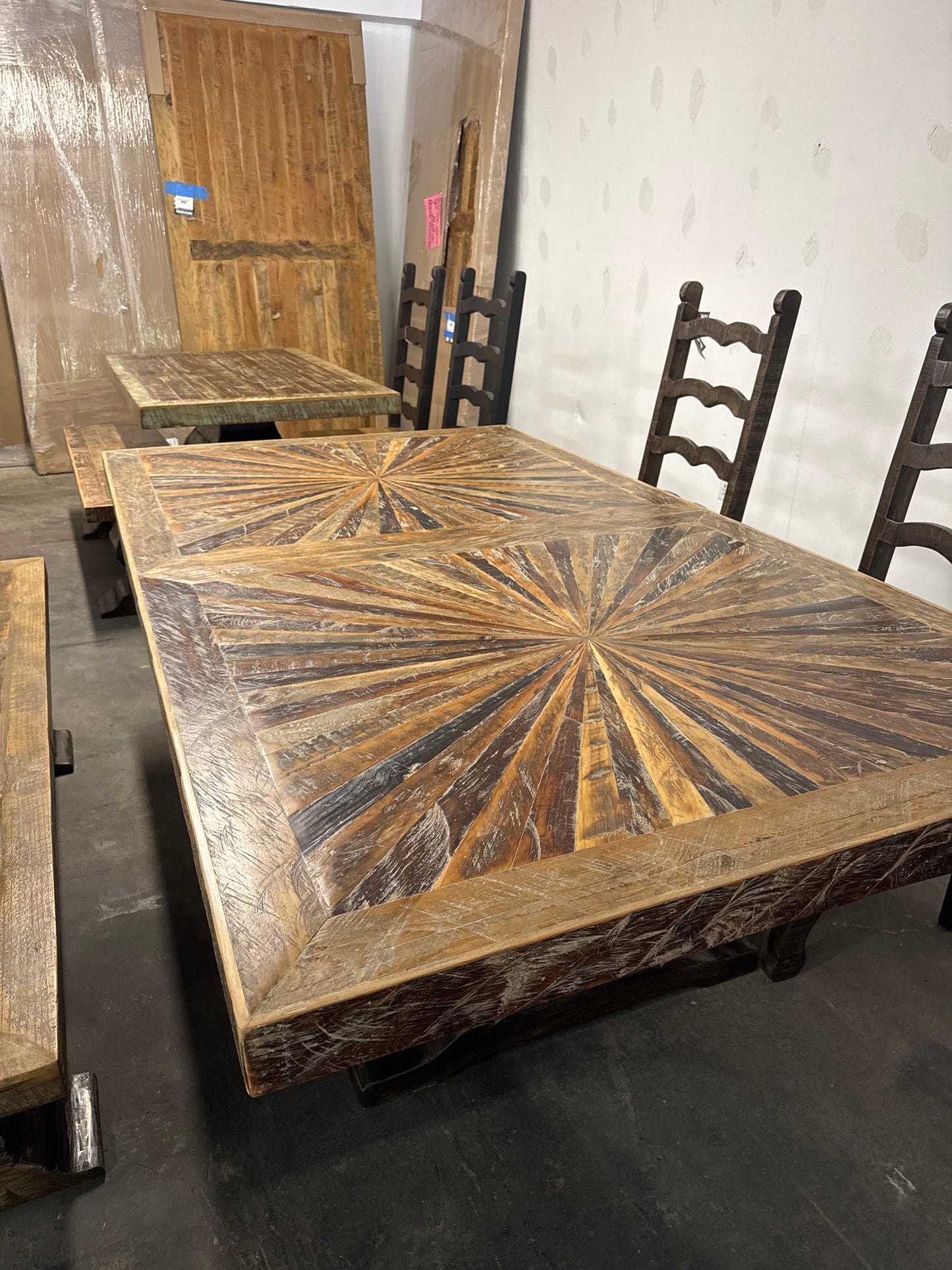 F4 7ft sunburst table