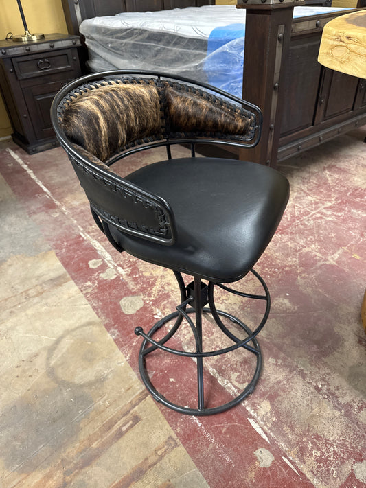 F6 26”Bar stool w Cowhide