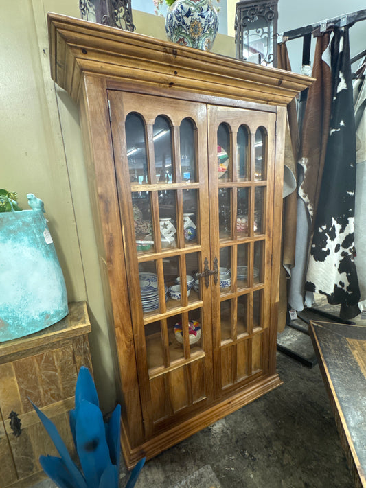 F4 Parota China Cabinet