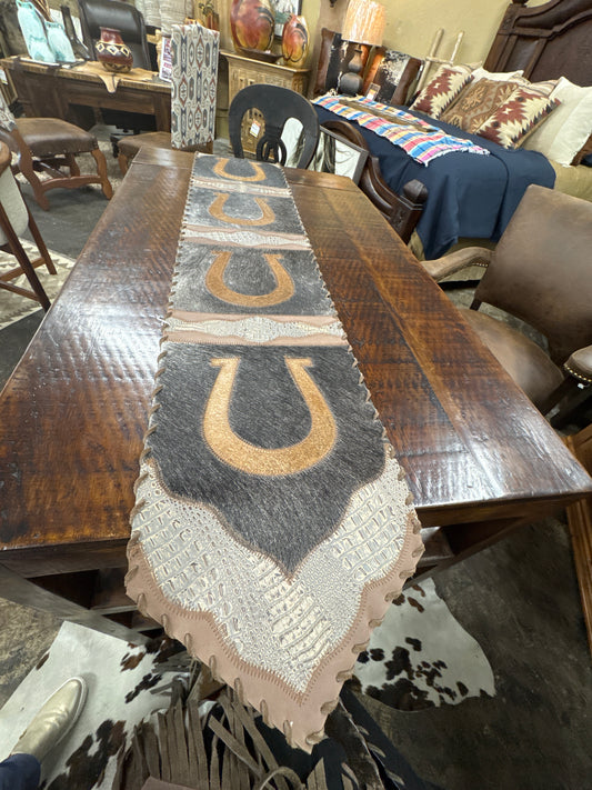Table Runner Model 2 - Horse Shoe with Details Croc Red, with Fringes, Size 1'X6'  00054735