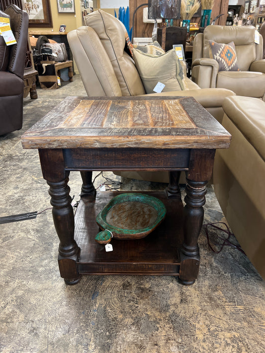 F4 Liliana Square End Table/Old Wood W24D24H26