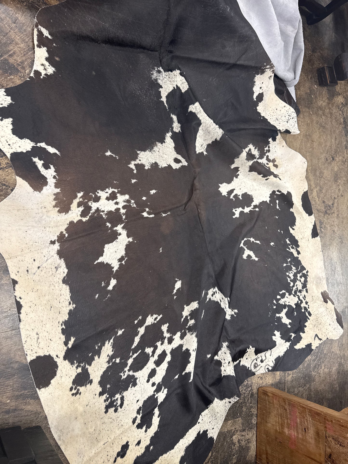 CO COWHIDES EX LARGE