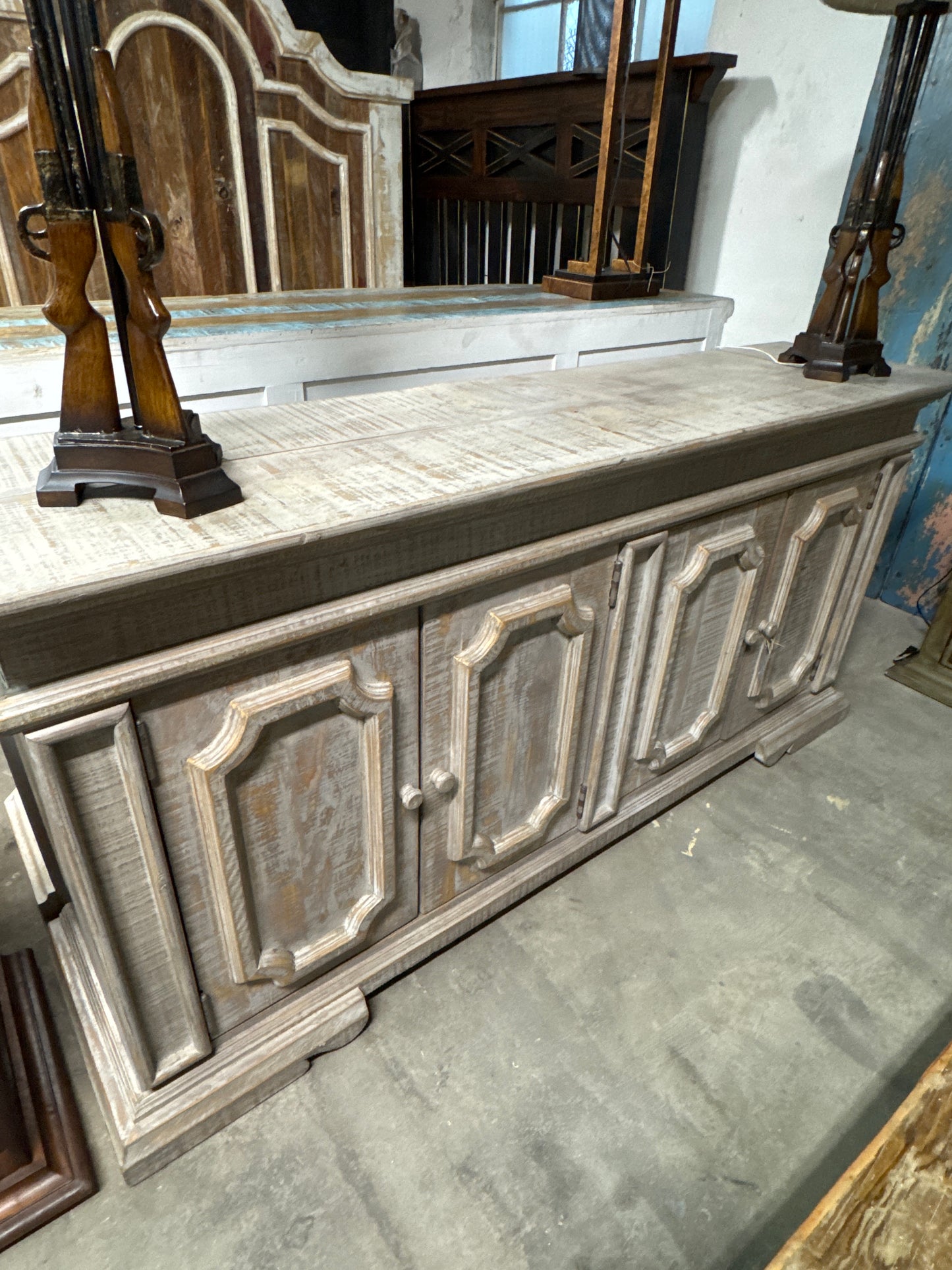 F4 Cabinet 2 Doors Carved
