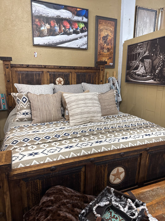 LR Laredo Ks Bed w/Star
