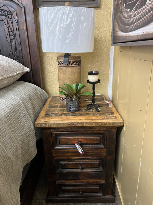 F4 SM NIGHT STAND Old Wood cascade24*24