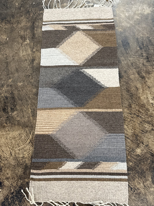 Es ES Sm Table Runner 16”*3’3”