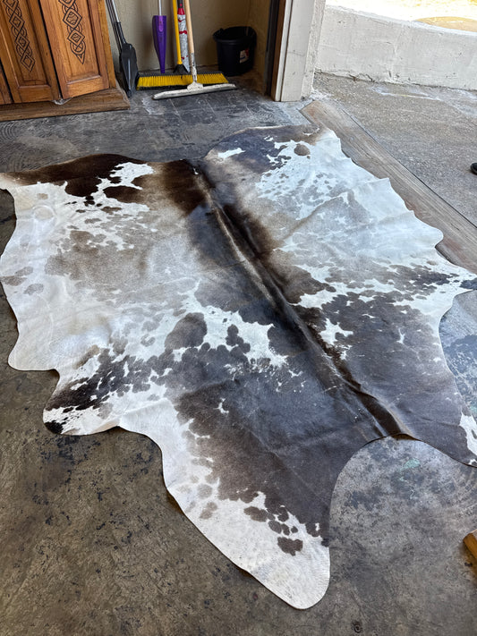CO COWHIDES EX LARGE