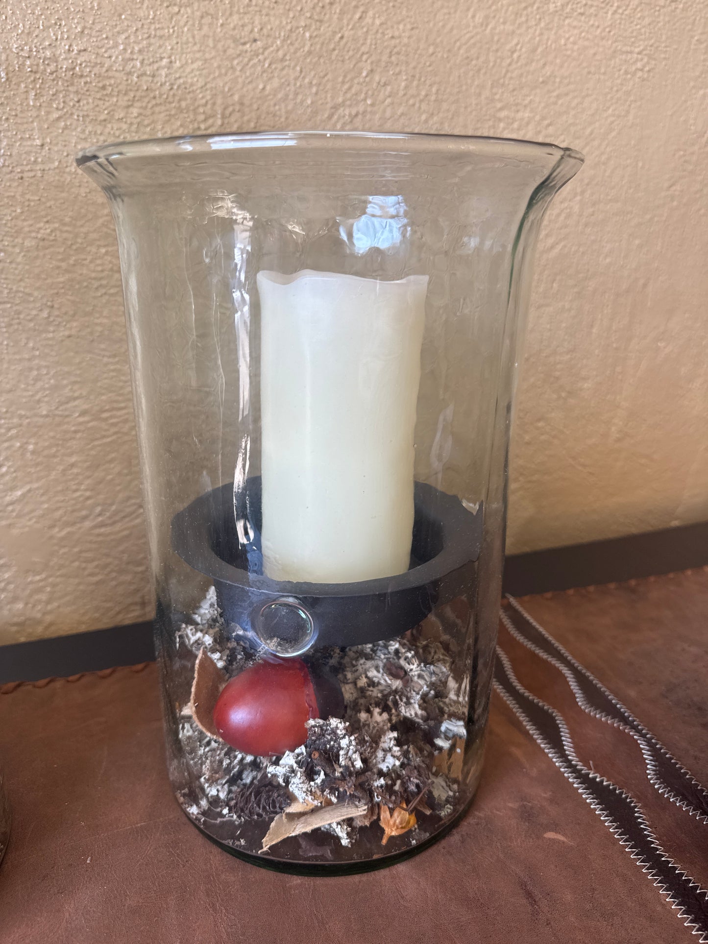 KL RIBBED GLASS CANDLE CYLINDER W RUSTIC INSERT - MED