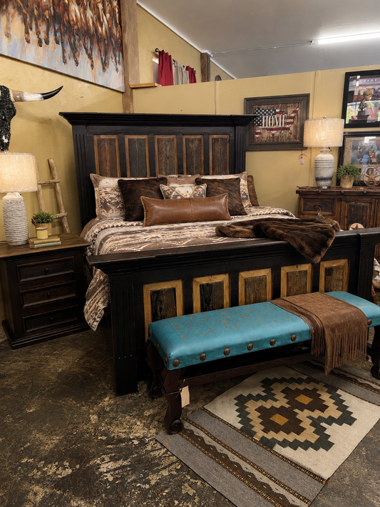 F3 HACIENDA KS BED ANTIQUE BLACK/NATURAL PANELS