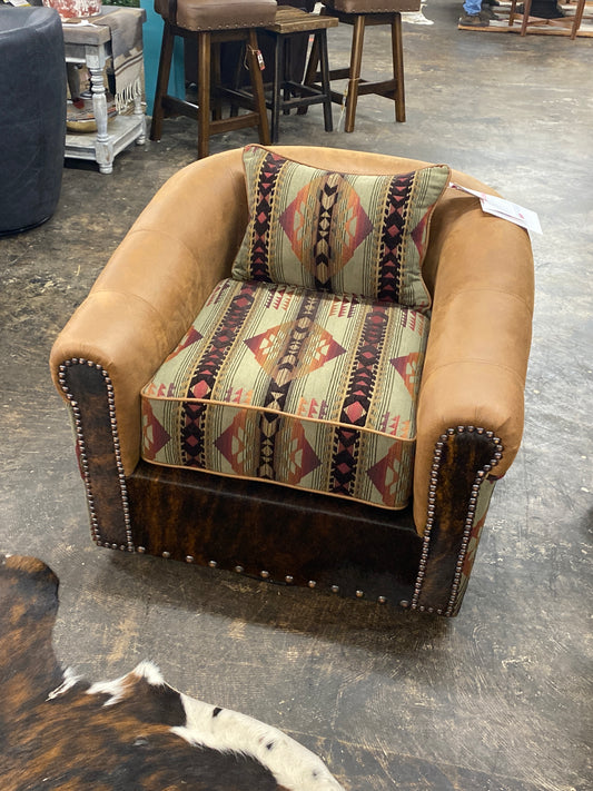 Carlsbad Swivel Chair