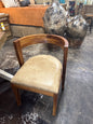 F6 Vynil Chair