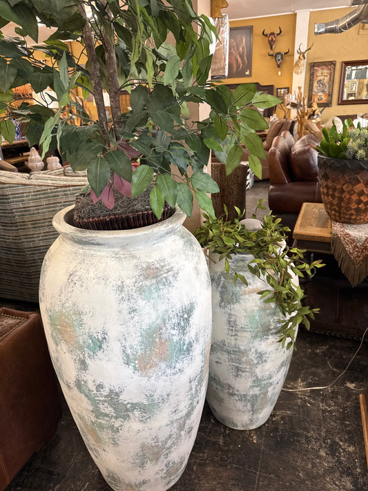 F6 UR299 Lupita Pot Lg.