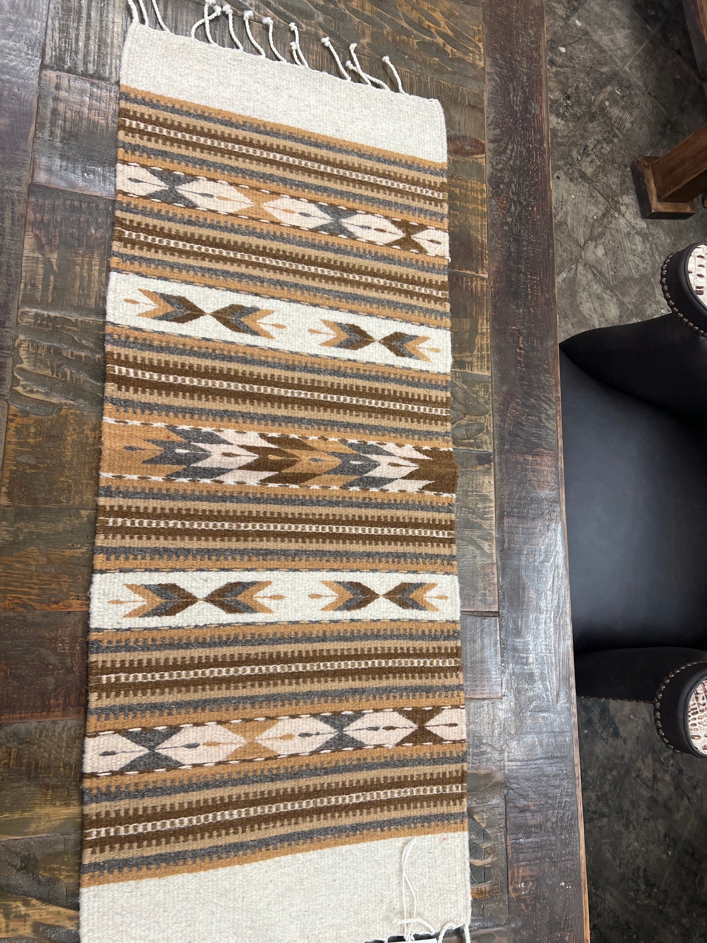 ES Sm Table Runner 16”*3’3”