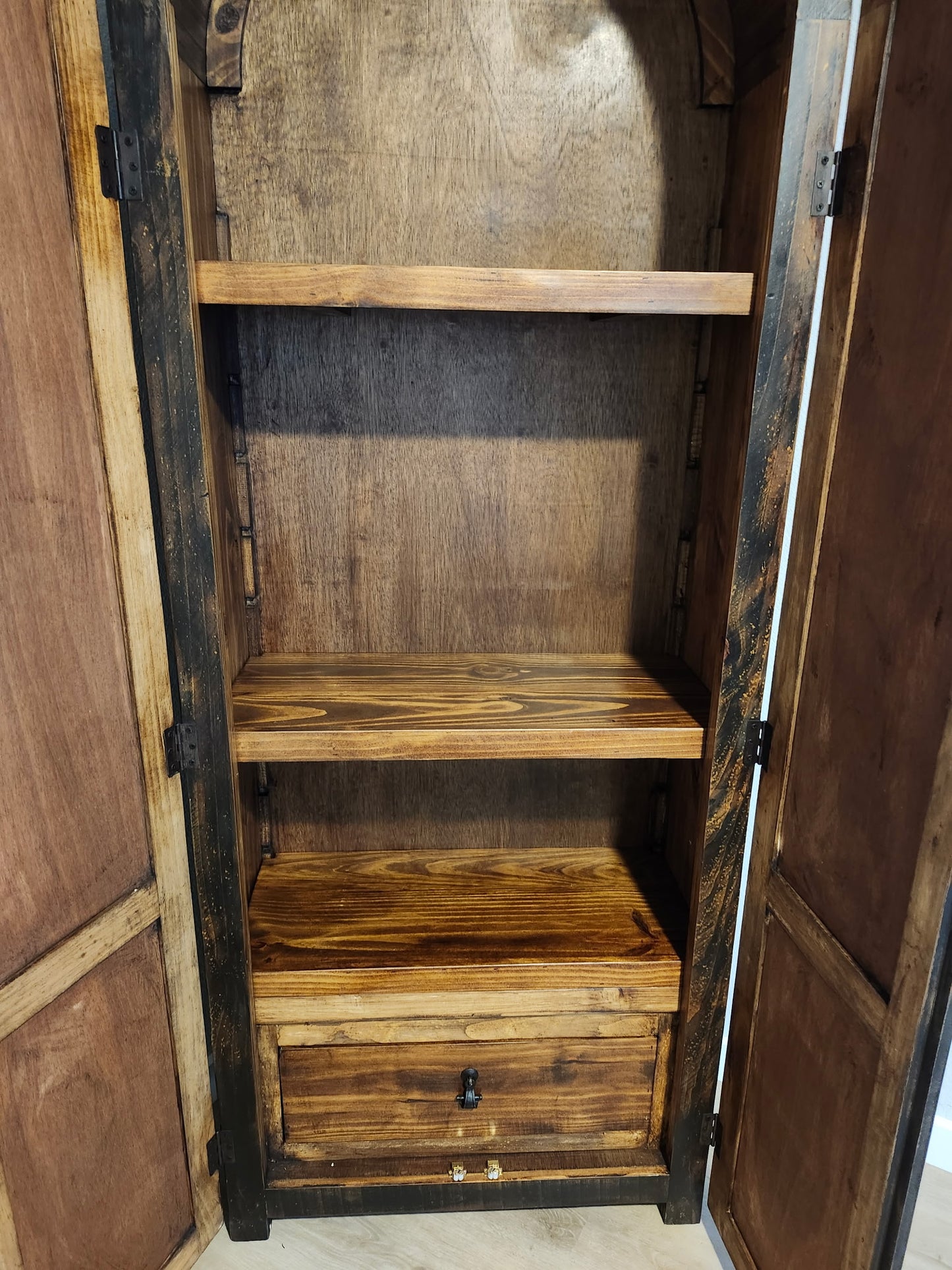 F5 CURVED ARMOIRE 2 DOORS