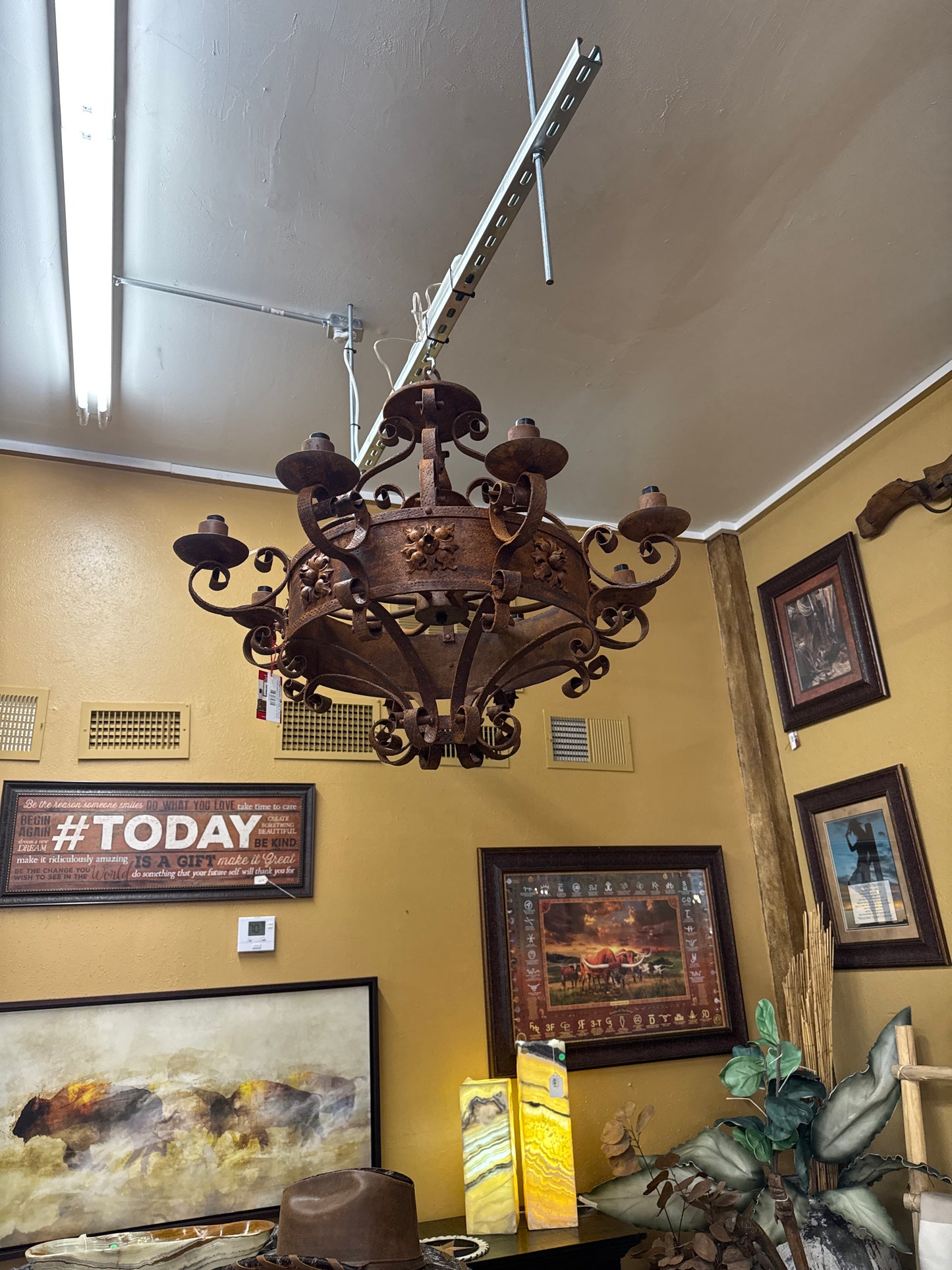 F4 MA CHANDELIER MAC 8 LIGHTS