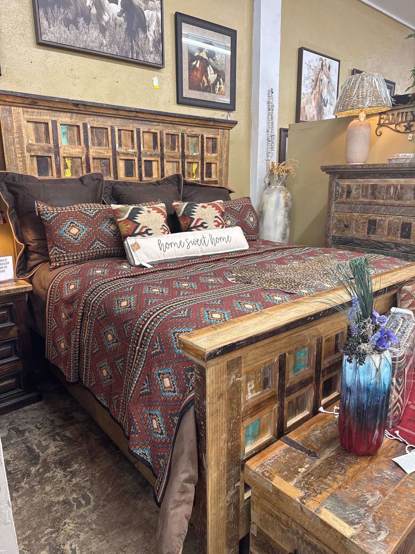 F4 Estephania KS Bed Multicolor