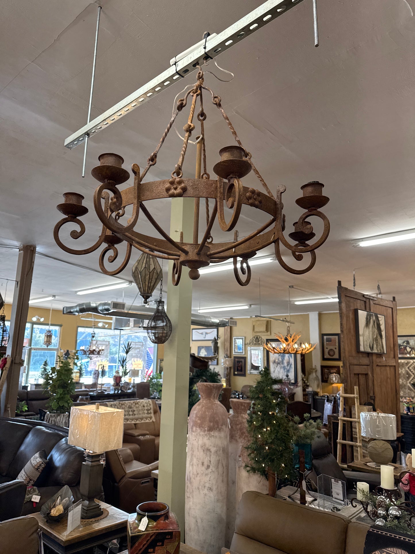 F4 MA Chandelier Rocetones 8 lights