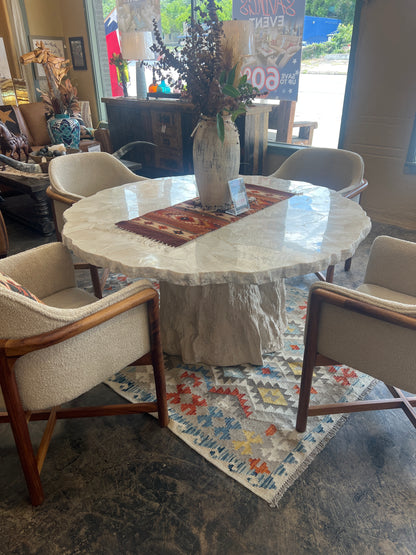 Camilla RD Dining Table