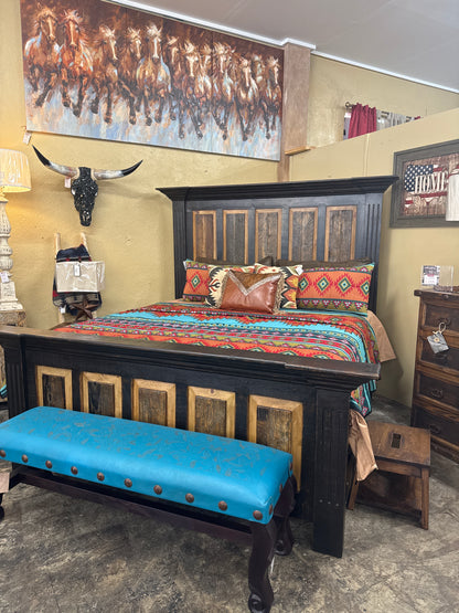 F3 HACIENDA KS BED ANTIQUE BLACK/NATURAL PANELS